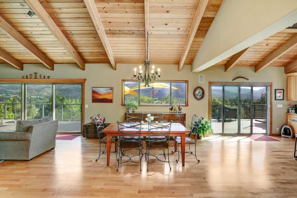 Tanoak Construction LLC