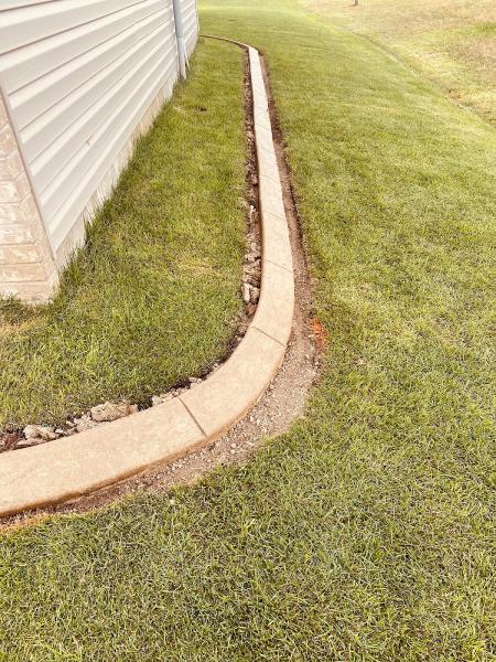 Accent Curbing